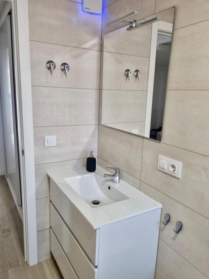 Apartamentos Rg Hospital Valme Sevilla Exterior foto